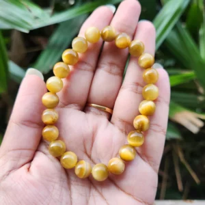 yellow cats eye stone