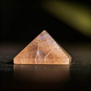 peach moonstone crystal benefits
