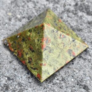 unakite-pyramid unakite